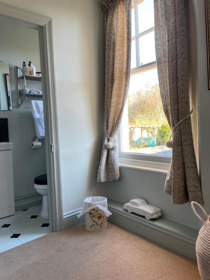 Ellesmere House Homestay *