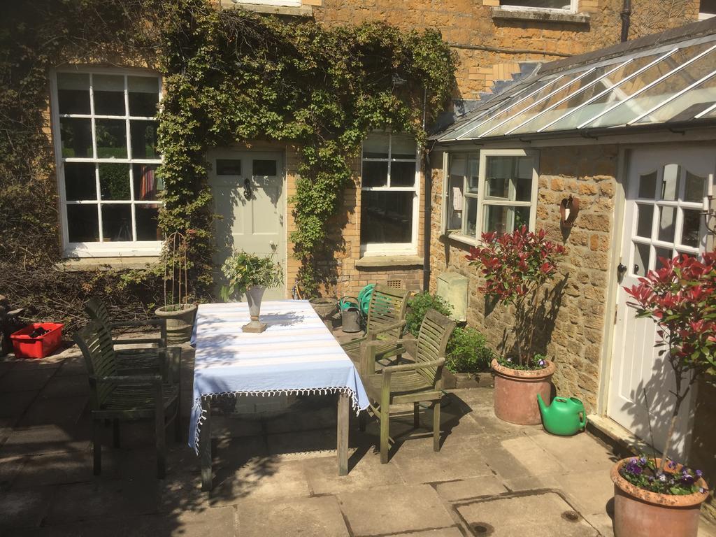 Homestay Ellesmere House Castle Cary
