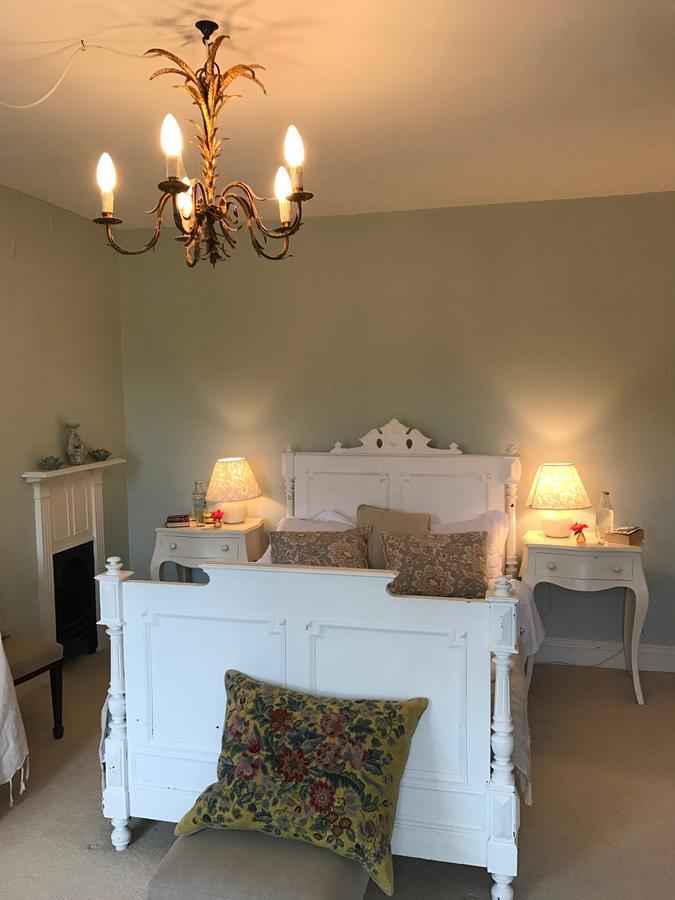 Ellesmere House * Castle Cary