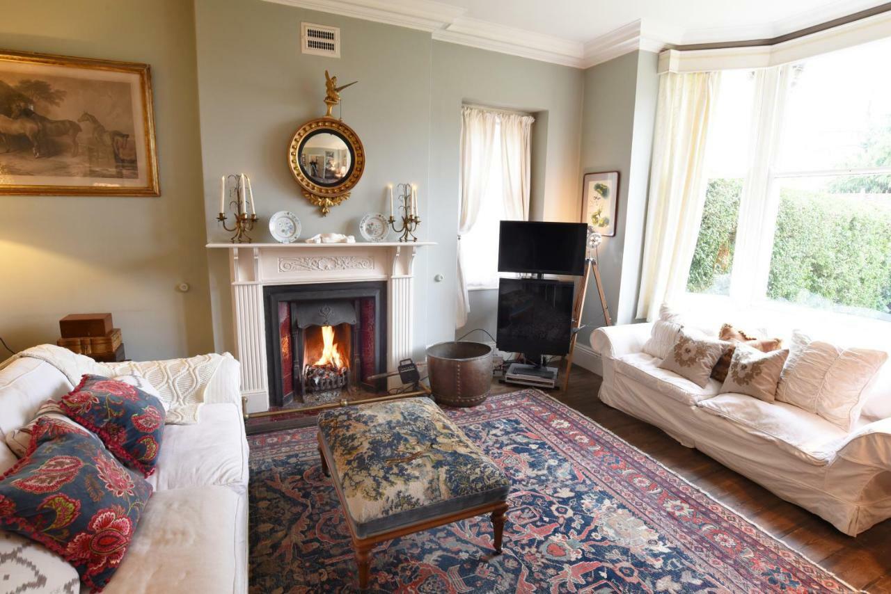 Ellesmere House * Castle Cary